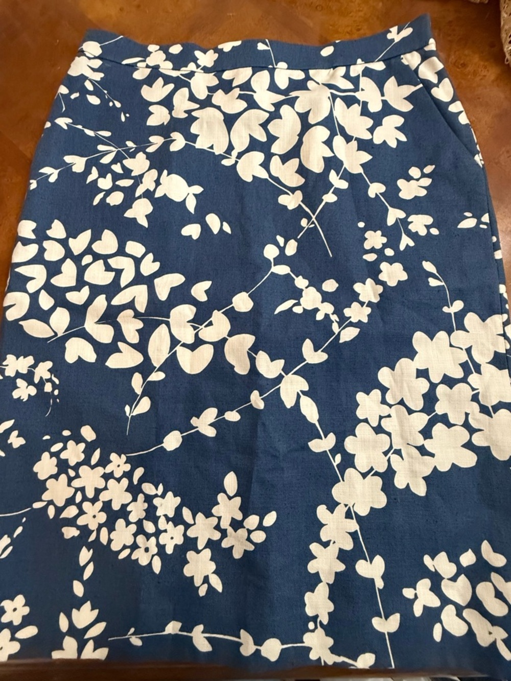 Michael Kors Italy Floral Skirt Size 4 EUC MSRP $295 - Picture 3 of 7
